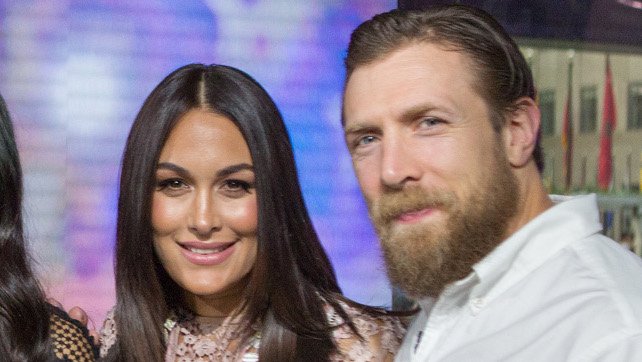 Daniel Bryan Rewatches His First Televised WWE Match (Video), Kairi Sane Vs Lacey Evans (Video)