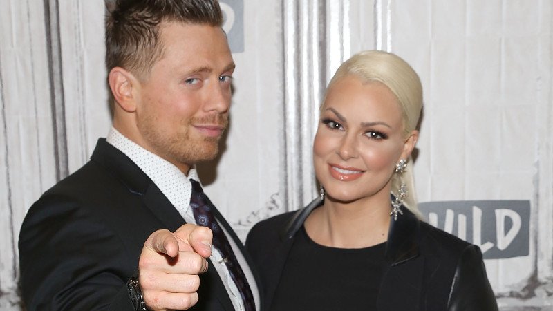 Scarlett Bordeaux Appears At Sexxy Show (VIDEO); The Miz & Maryse ‘Photobombed’ At Ren Fair (PHOTO)