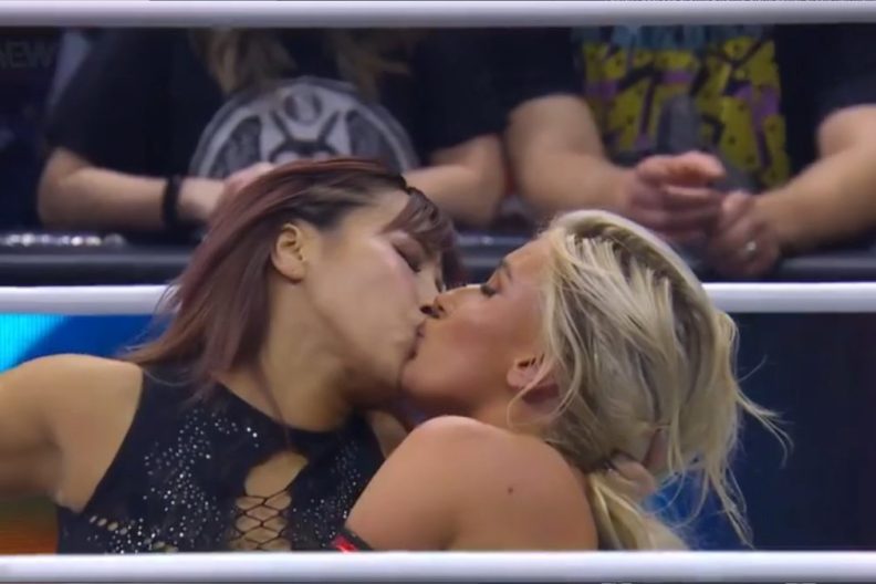 Mina Shirakawa kissing Mariah May AEW Dynamite