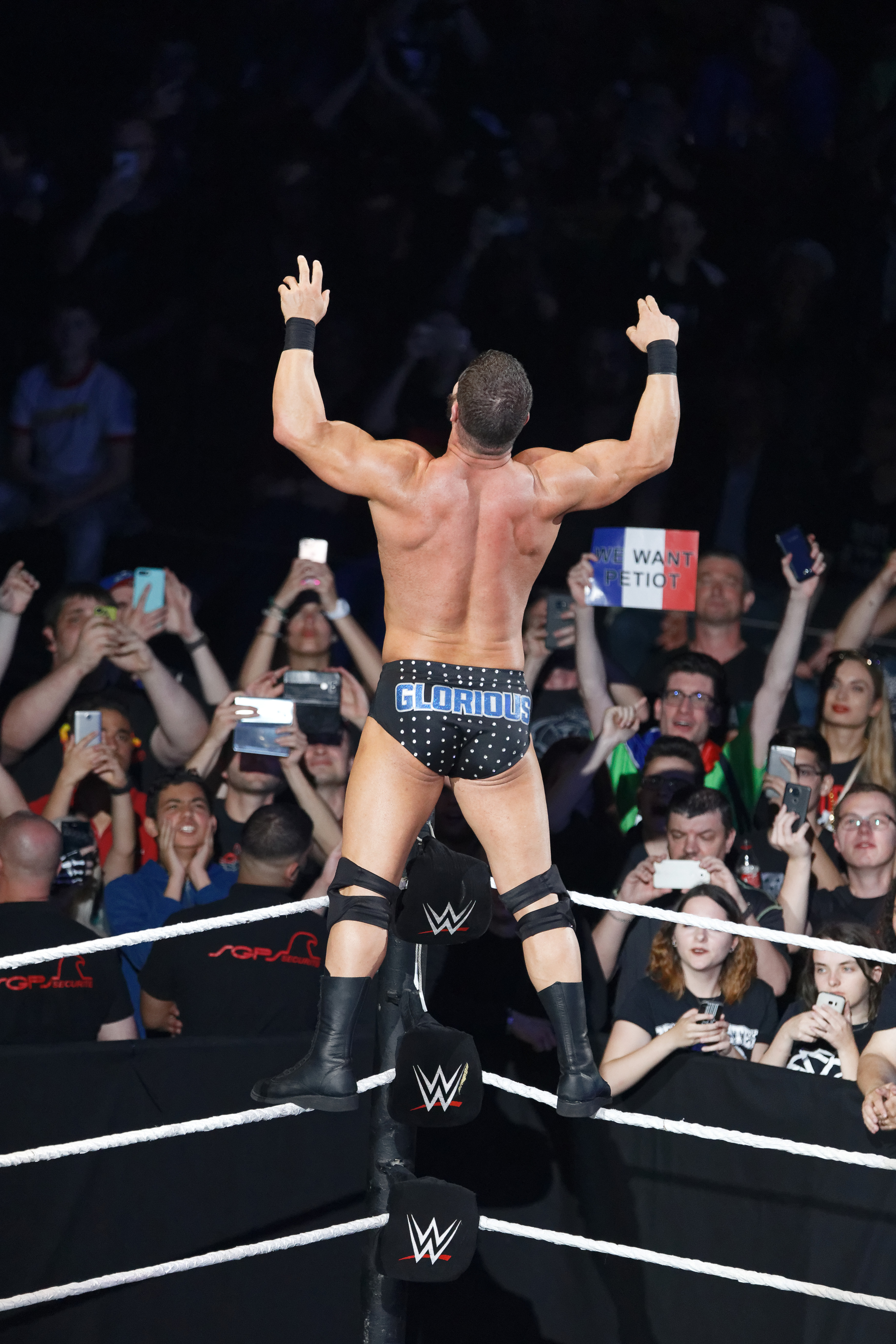 Bobby Roode vs Elias