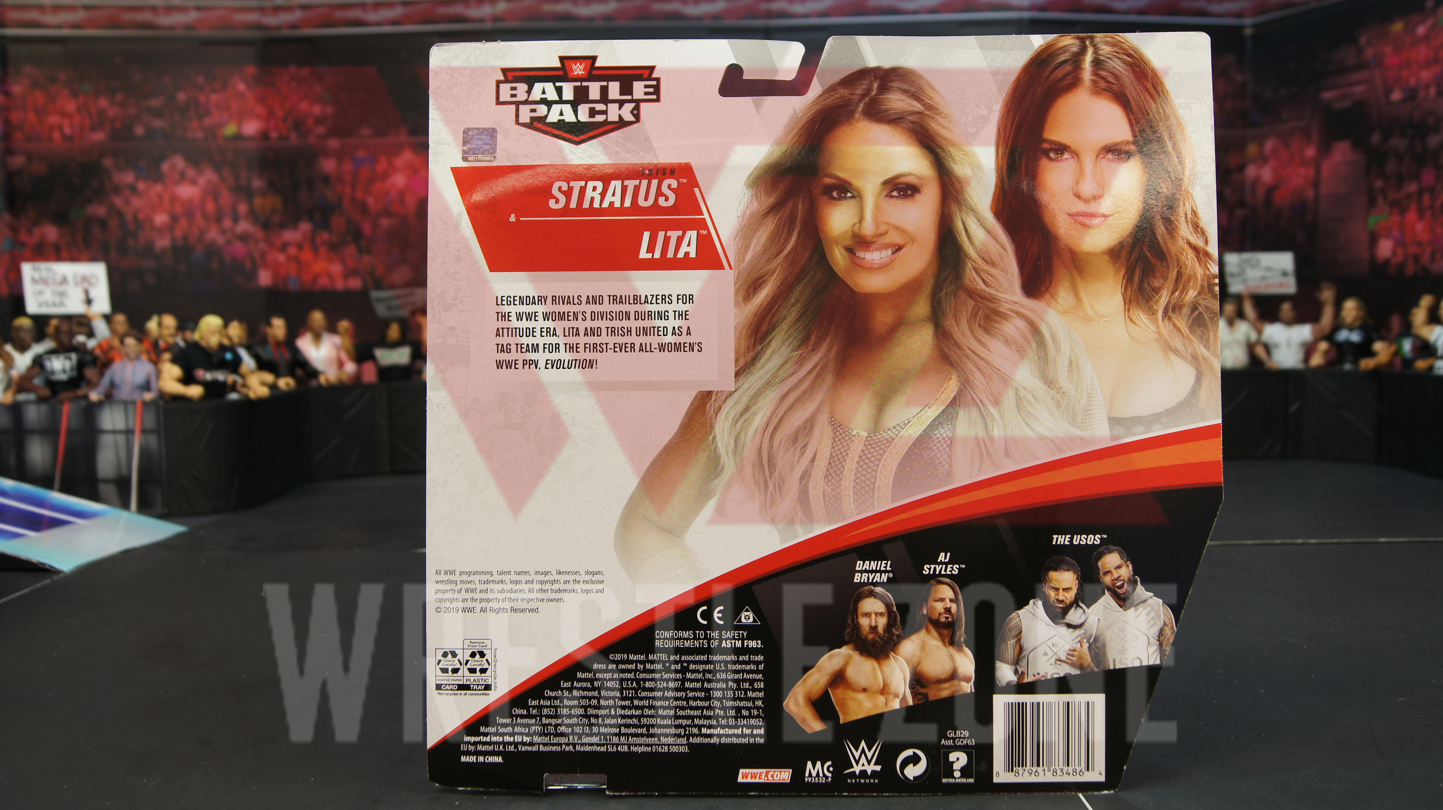 Wz_wwe_battlepacks64_trish_lita_b