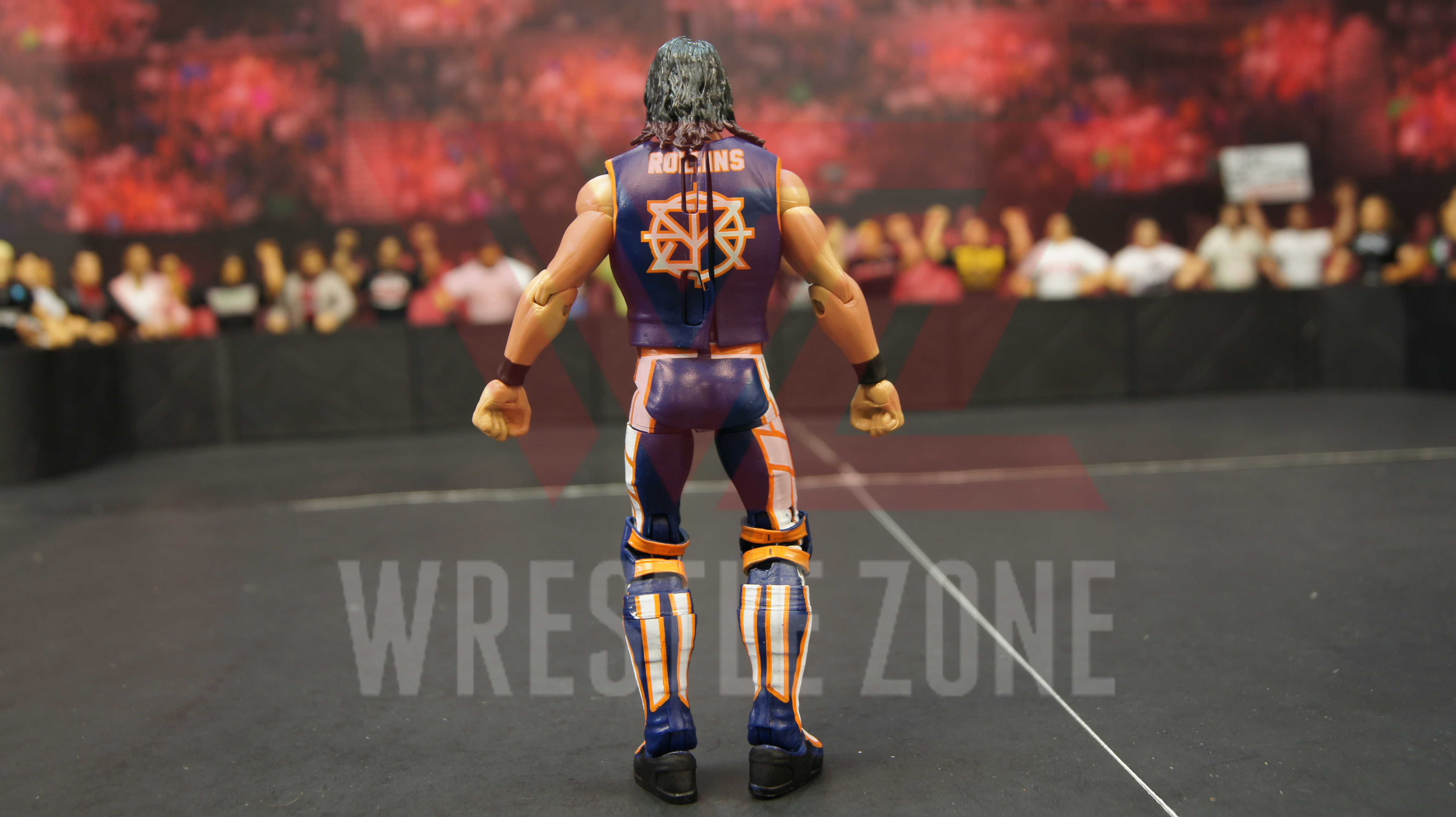 Wz_wwe_elite75_rollins_g