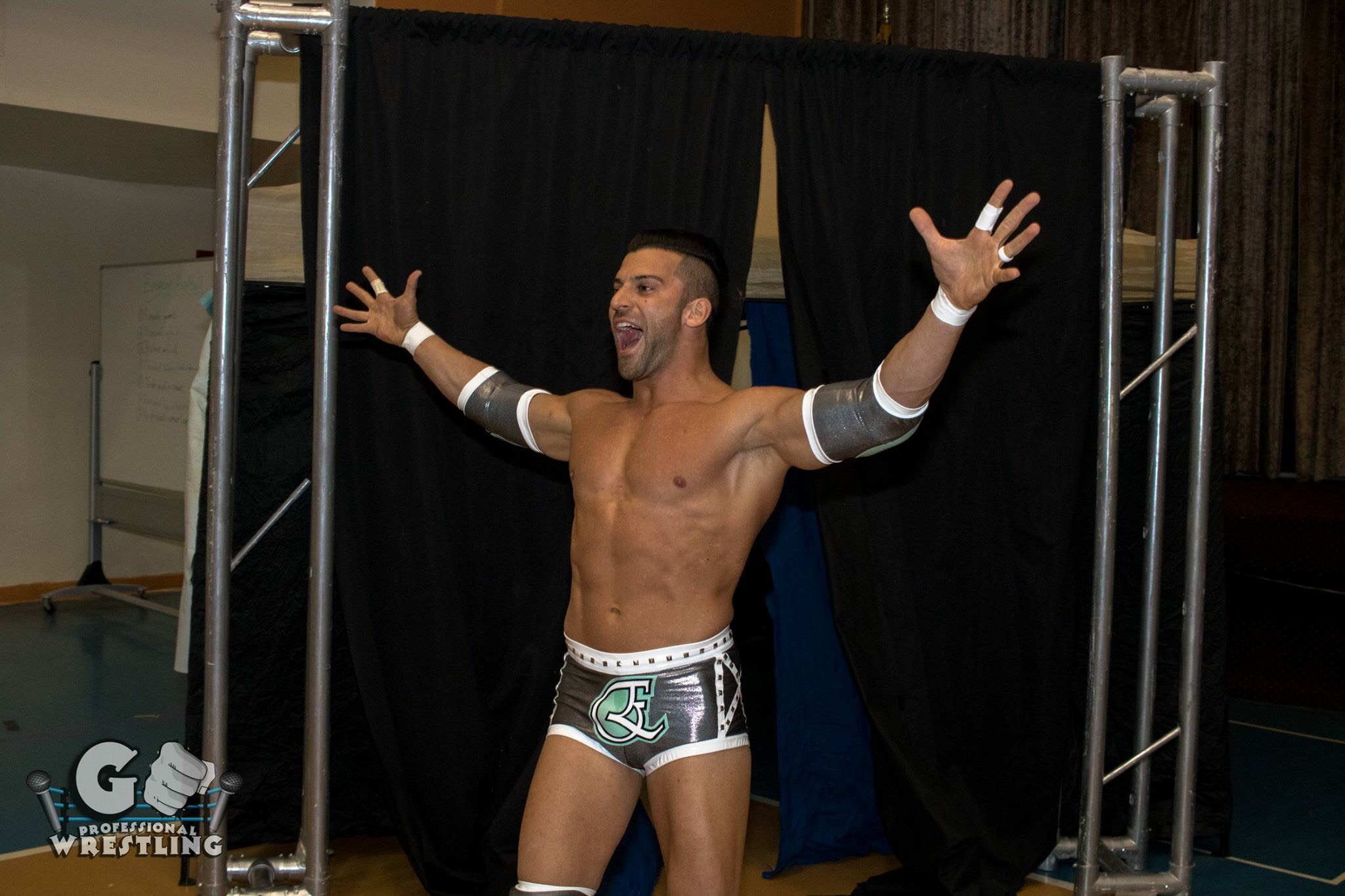 Robbie E