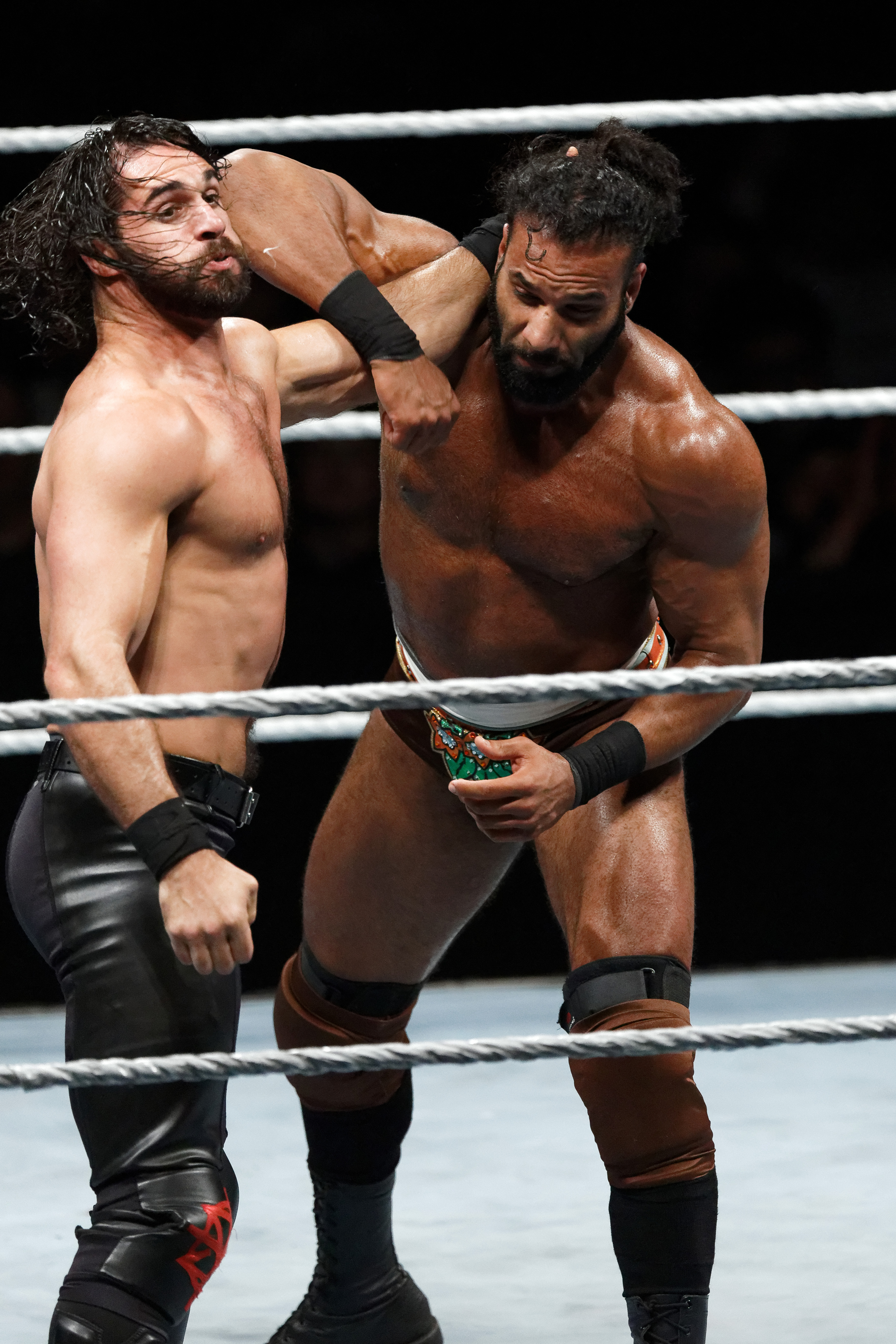 Seth Rollins vs Jinder Mahal