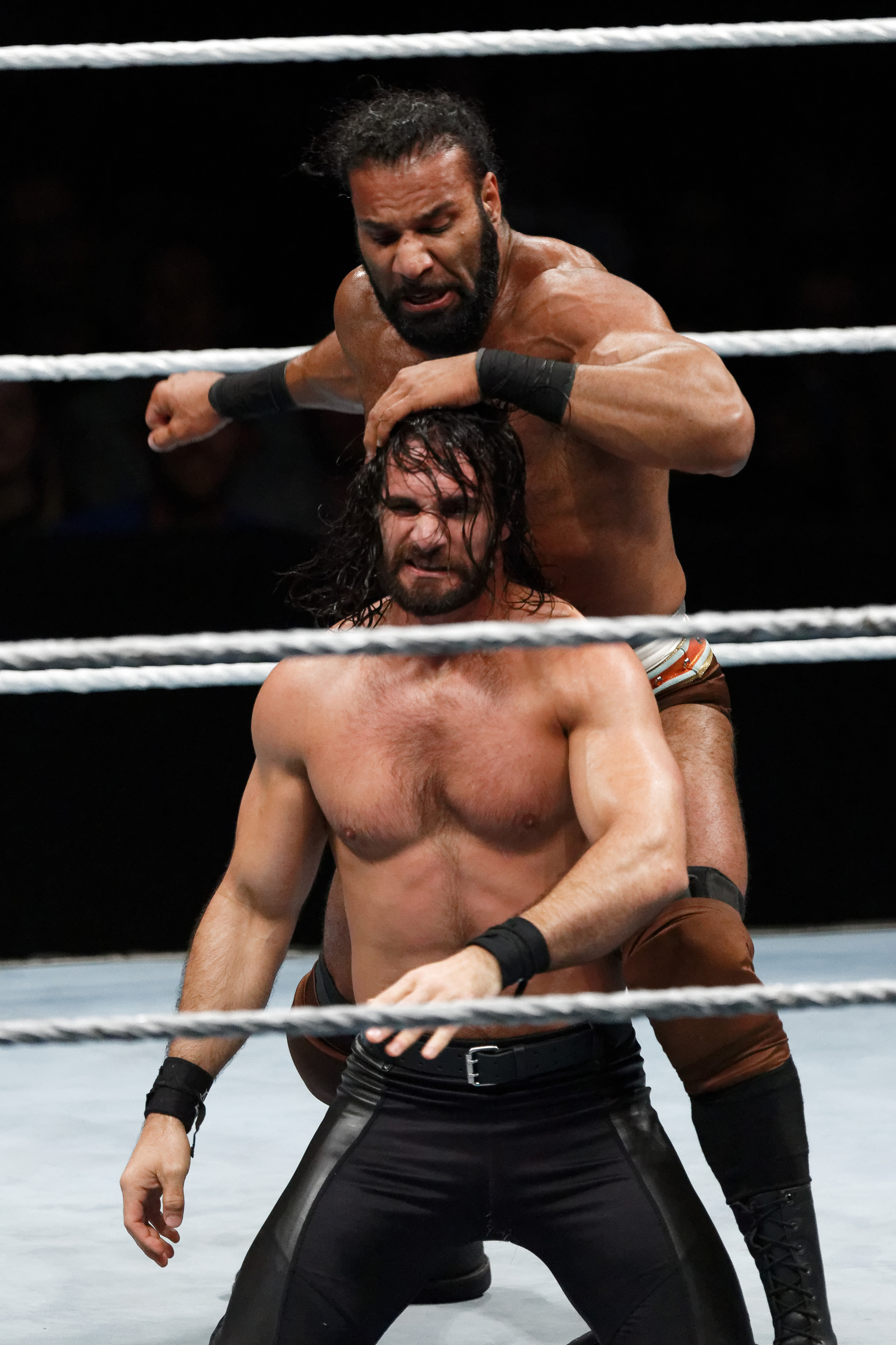 Seth Rollins vs Jinder Mahal