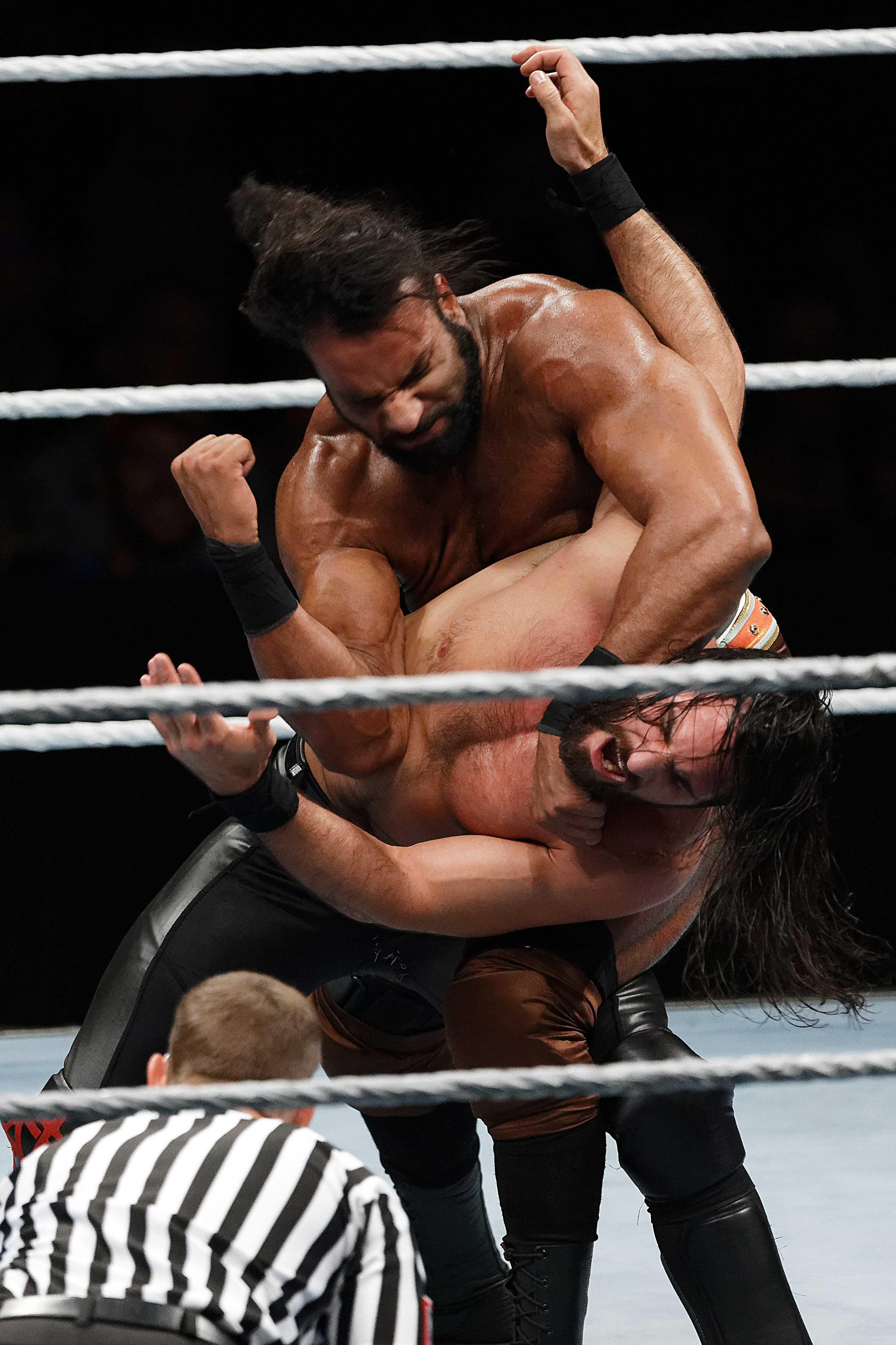 Seth Rollins vs Jinder Mahal