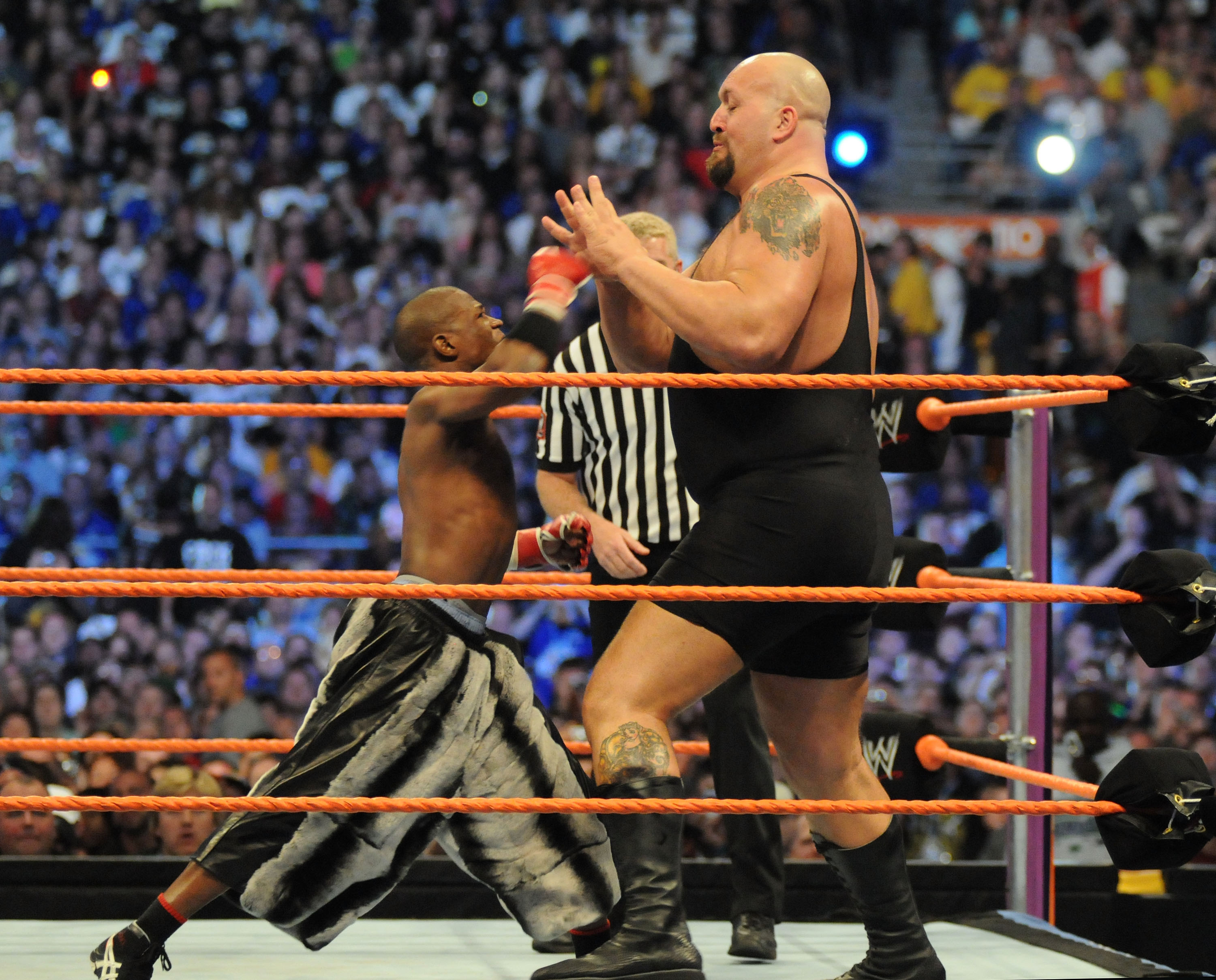 The Big Show vs Floyd Mayweather