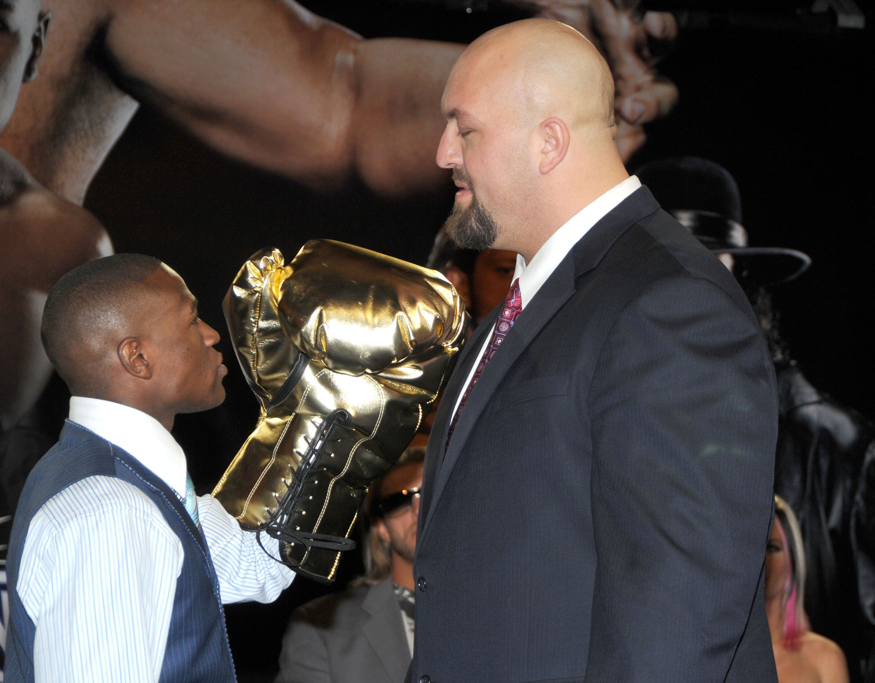 The Big Show vs Floyd Mayweather