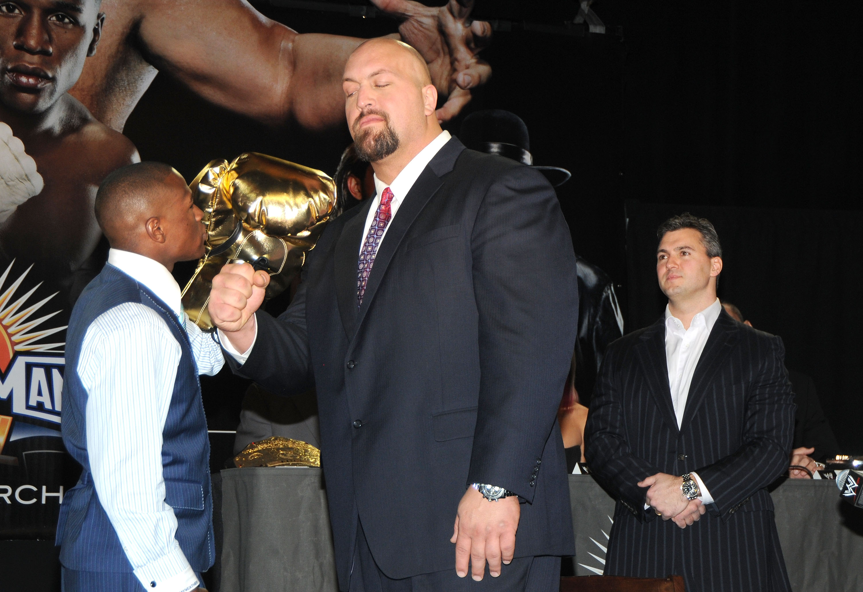 The Big Show vs Floyd Mayweather