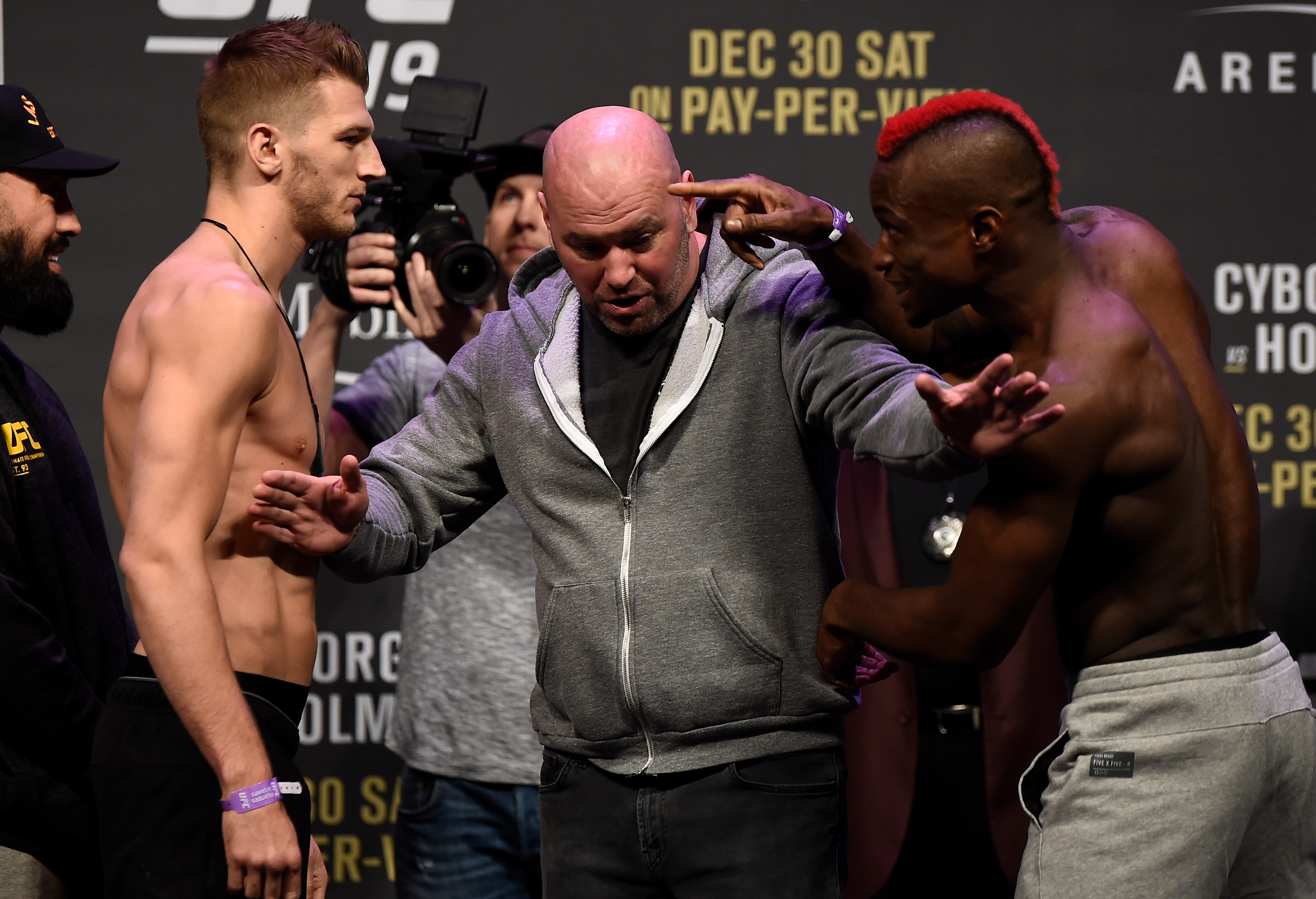 UFC 219 Weigh-Ins