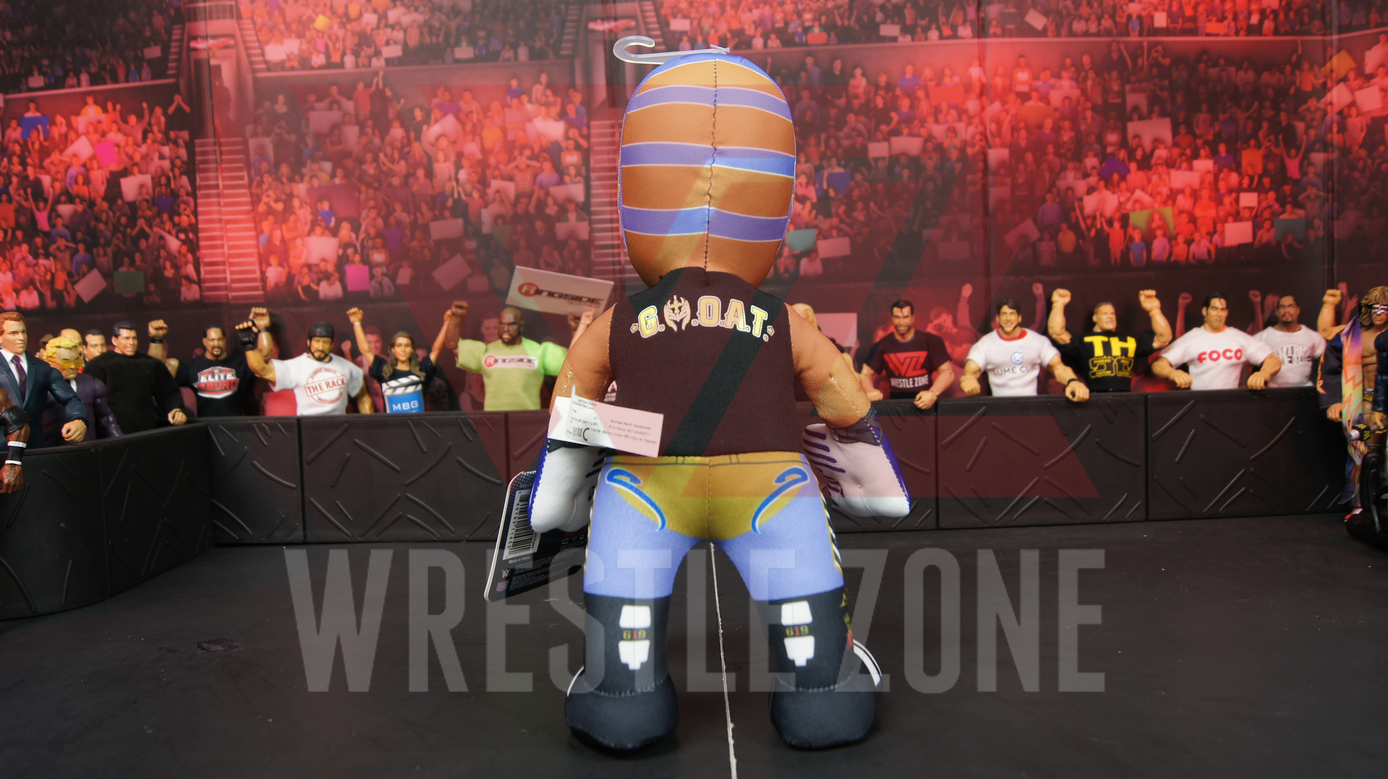 Wwe_bleacher_creatures_rey_b