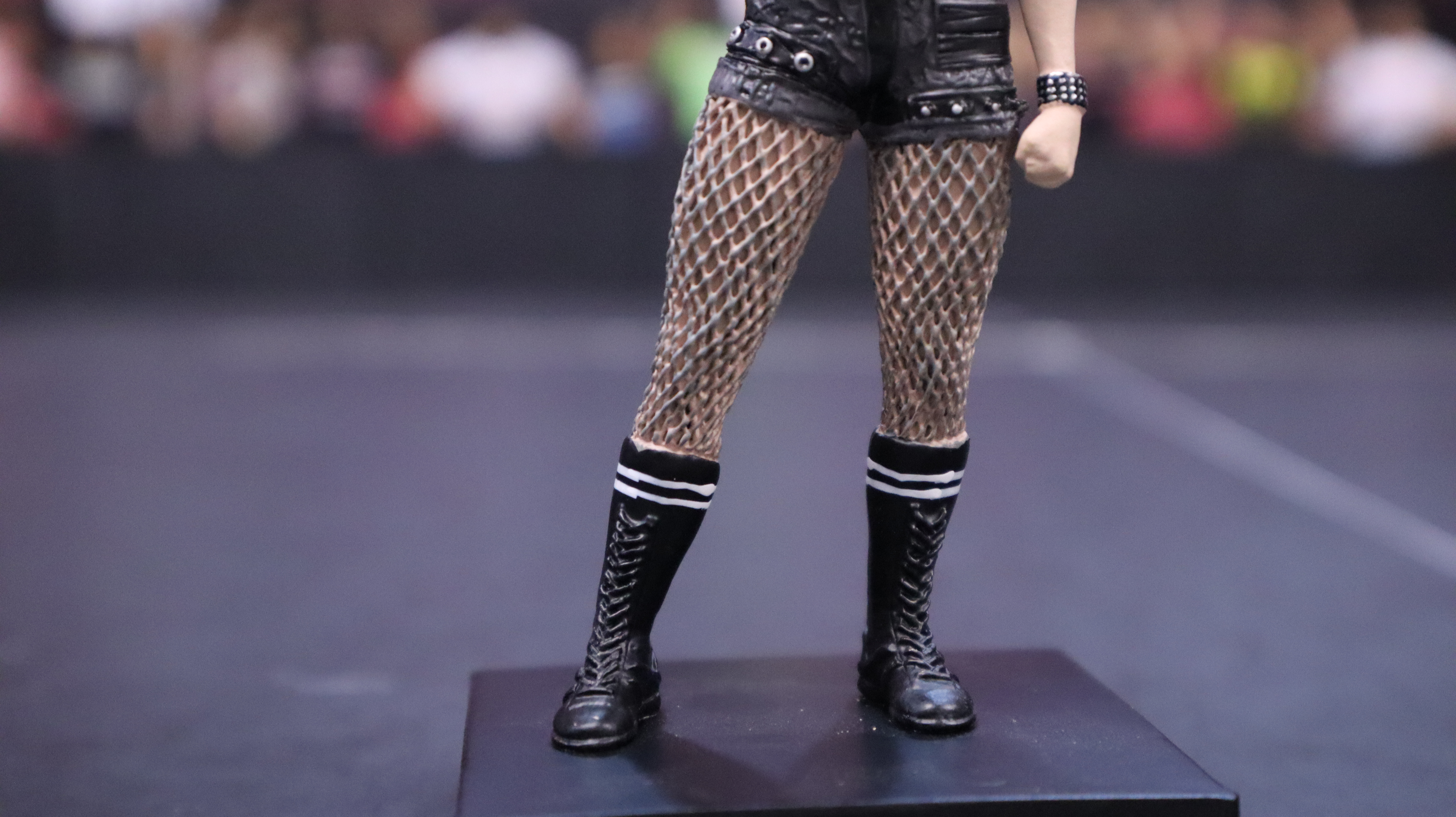 Wz_wwe_herocollector_becky_m