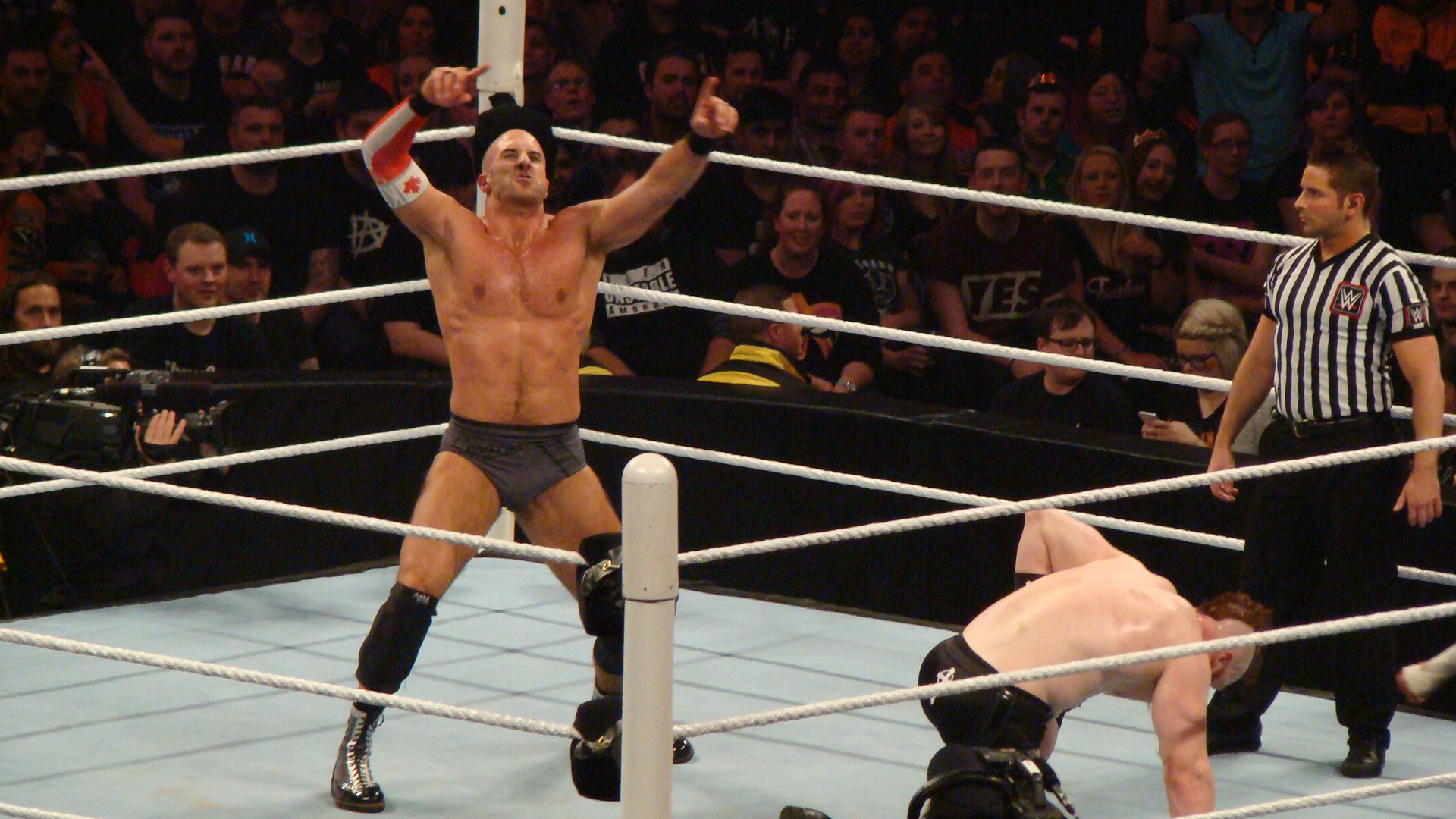 Cesaro vs Sheamus